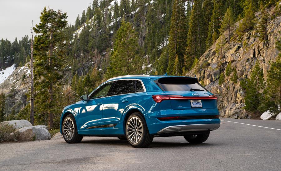  Audi e-tron 55 Quattro 2019 года  (NA) (фото 18 из 40)